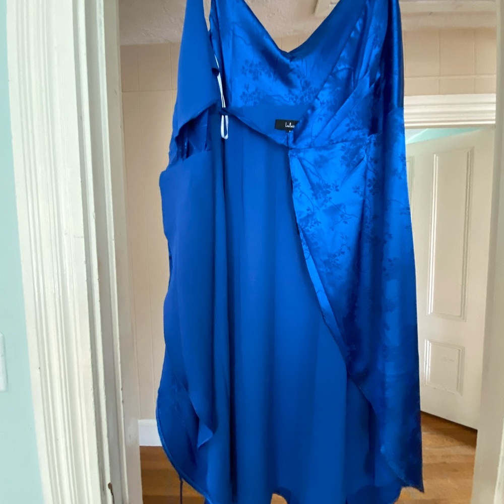 NWT Lulu's Blue Satin V Tie Wrap Floral Jacquard Ruched Cocktail Midi Dress M - Picture 8 of 16